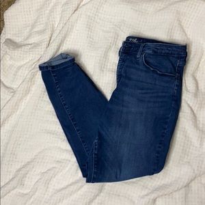 Universal Thread Straight Leg Jeans